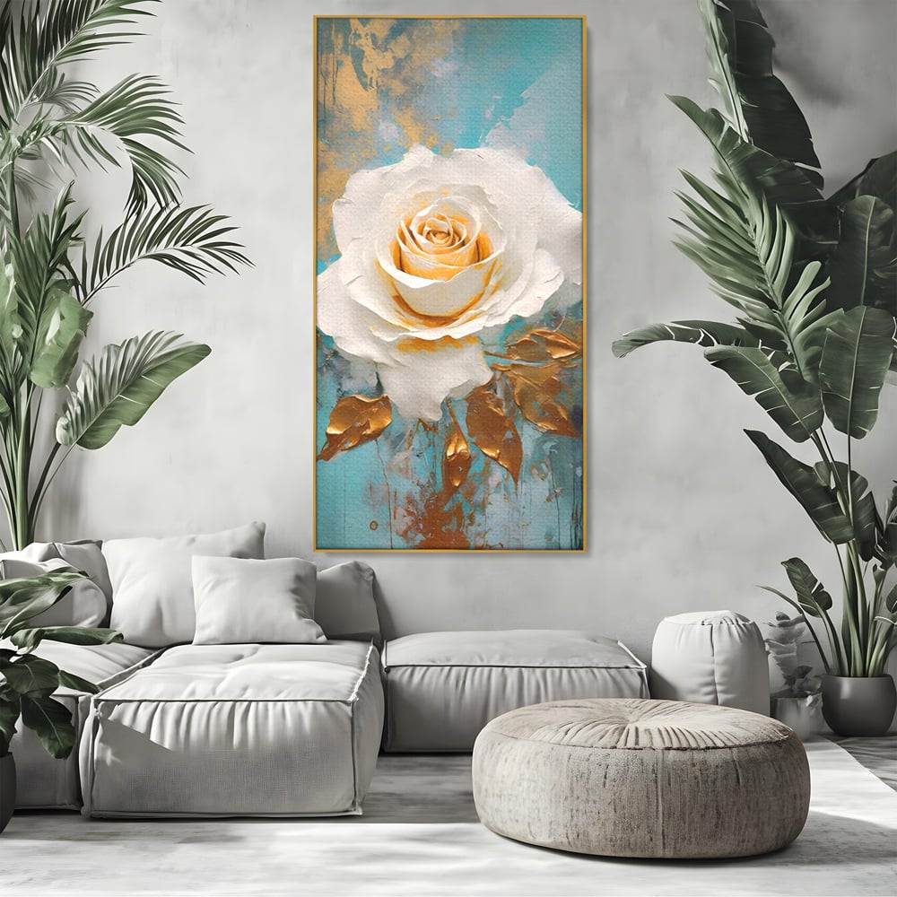 Tablou canvas cu tablou canvas cu trandafir alb, in rama de aluminiu auriu, pe perete intr-un living